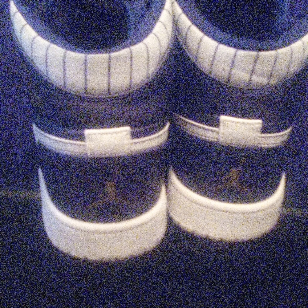 Jordan1 - Picture 2 of 3